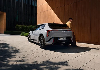 Unique rear fastback design